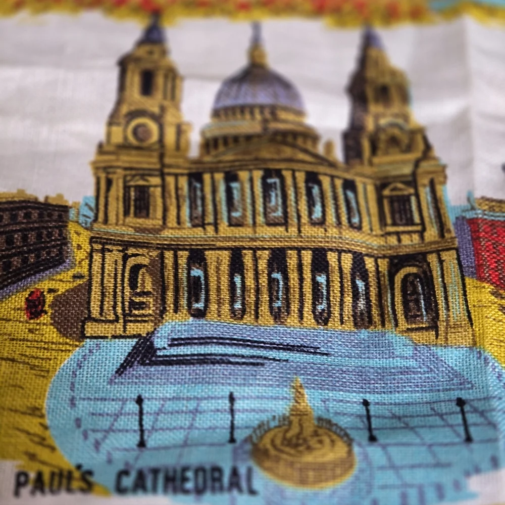 Vintage London England UK Tea Towel Souvenir Wall Hanging Made of Irish Linen